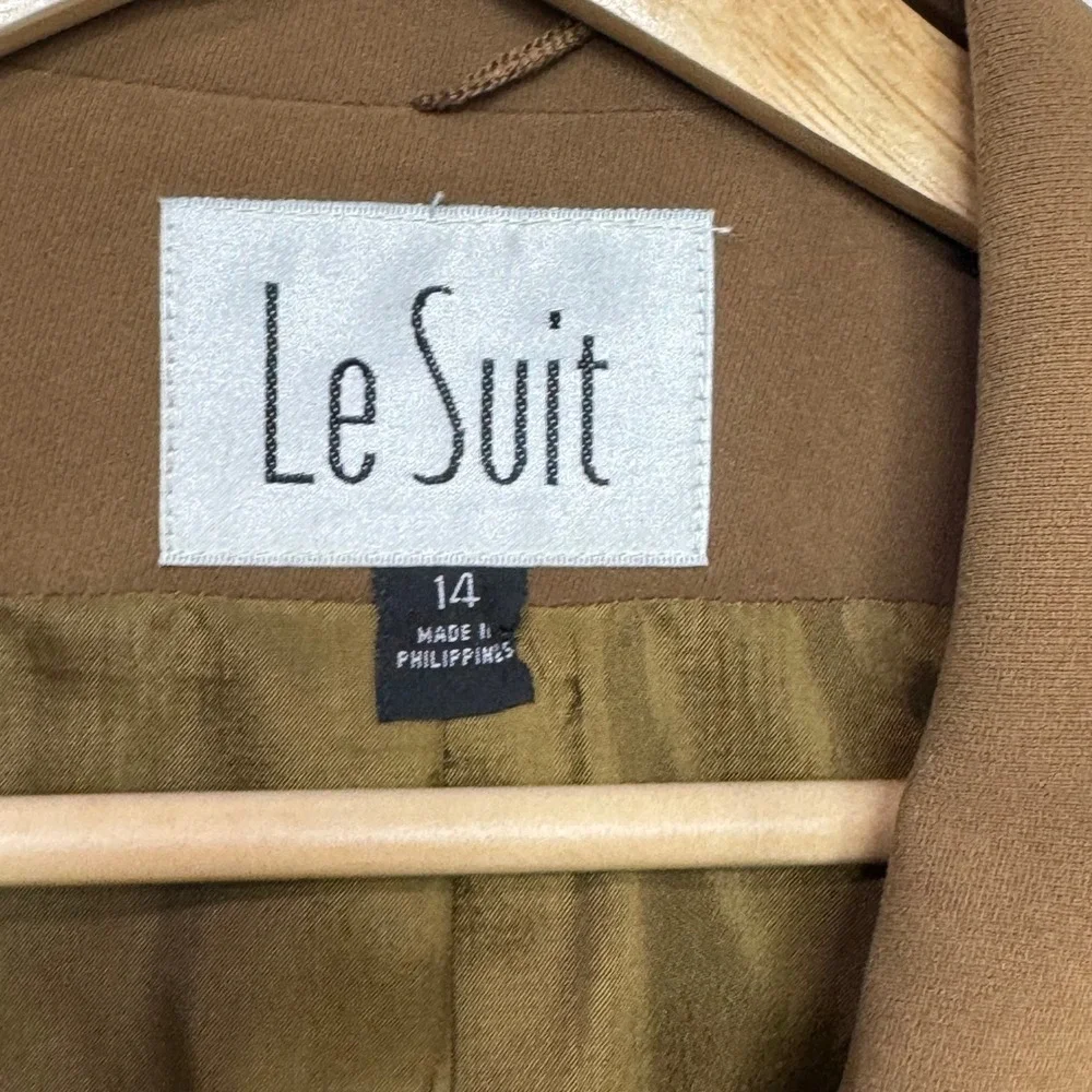 Le Suit professional women